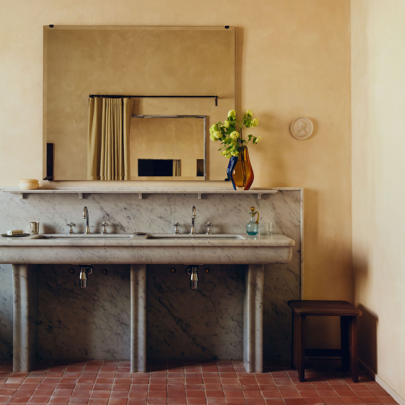 How art deco details can transform a bathroom