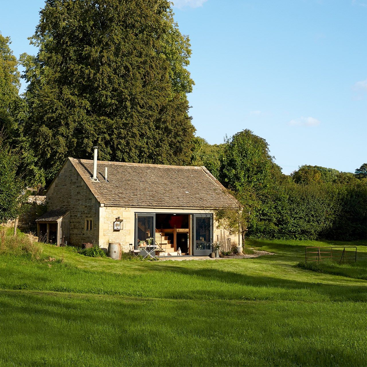 From the archive: a tiny Cotswold barn filled with treasures by Christopher Howe (2017)