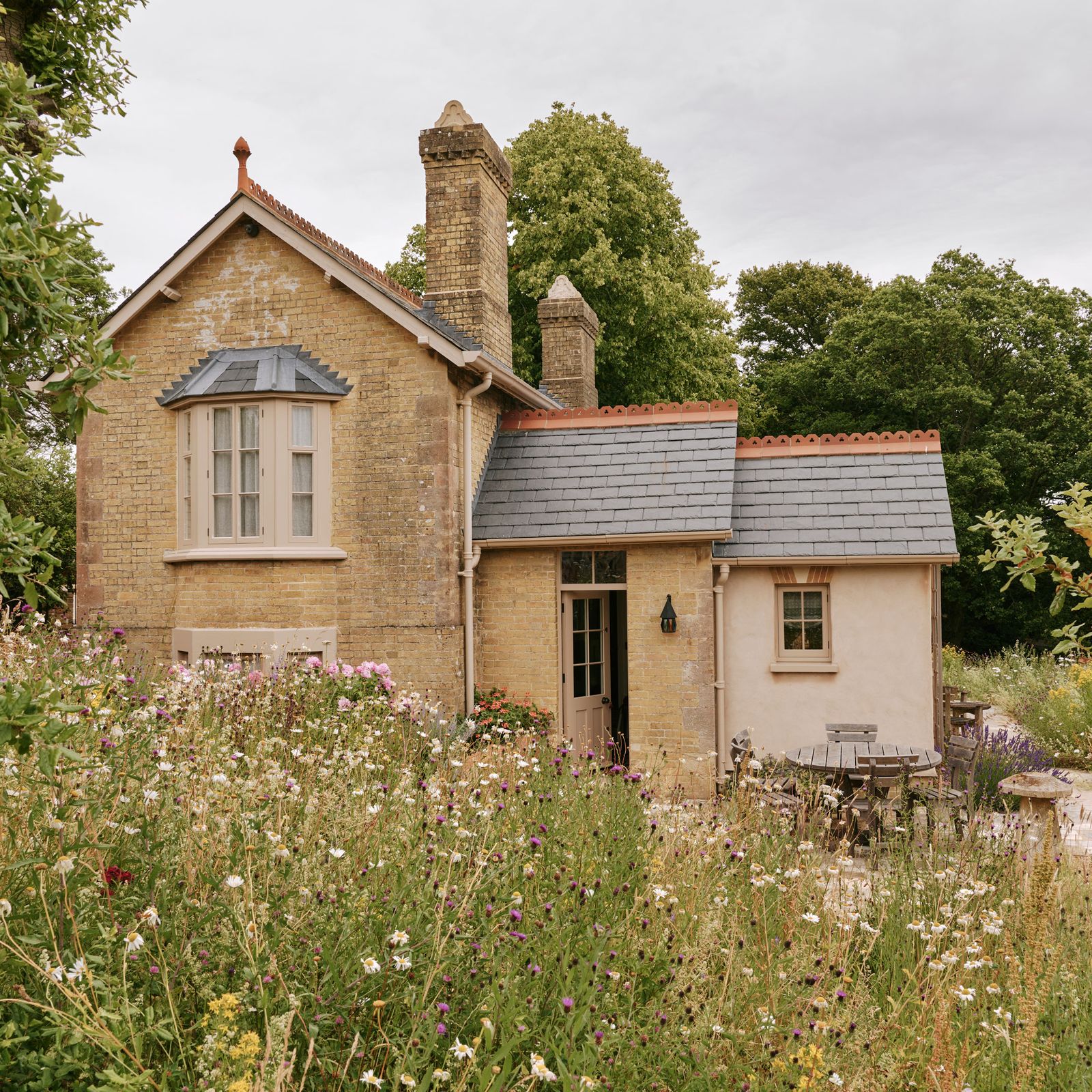 Max Rollitt creates a joyful scheme full of warmth and texture for a Hampshire cottage